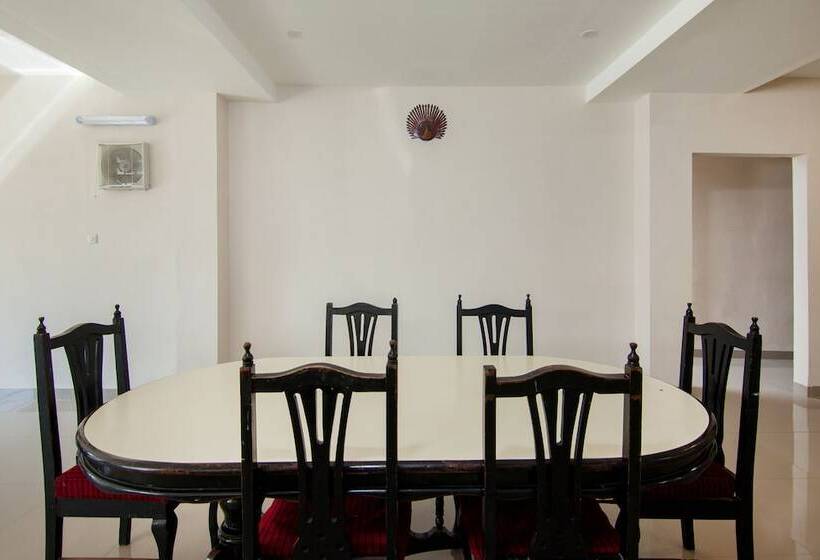 Wisata Hotel By Oyo Rooms