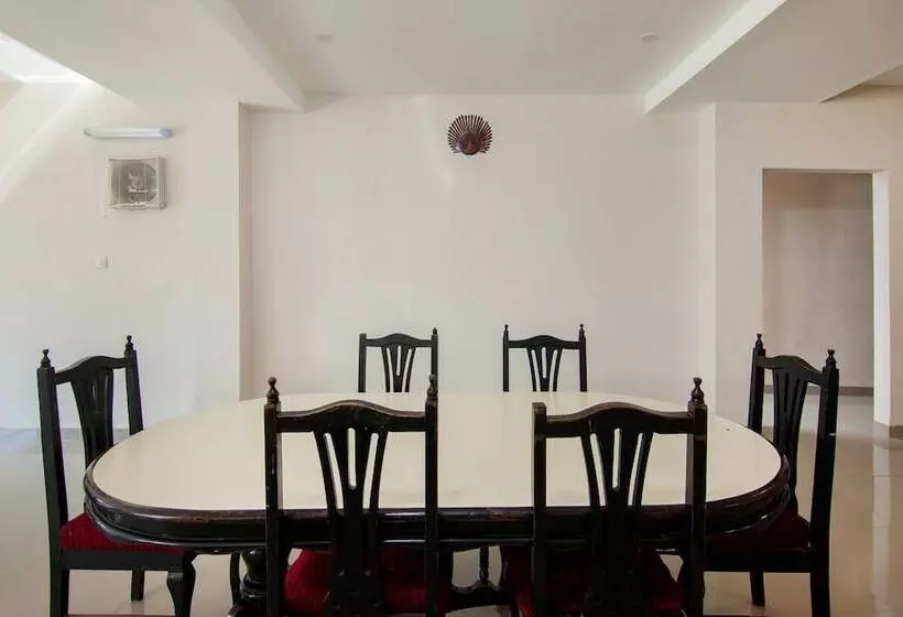 Wisata Hotel By Oyo Rooms