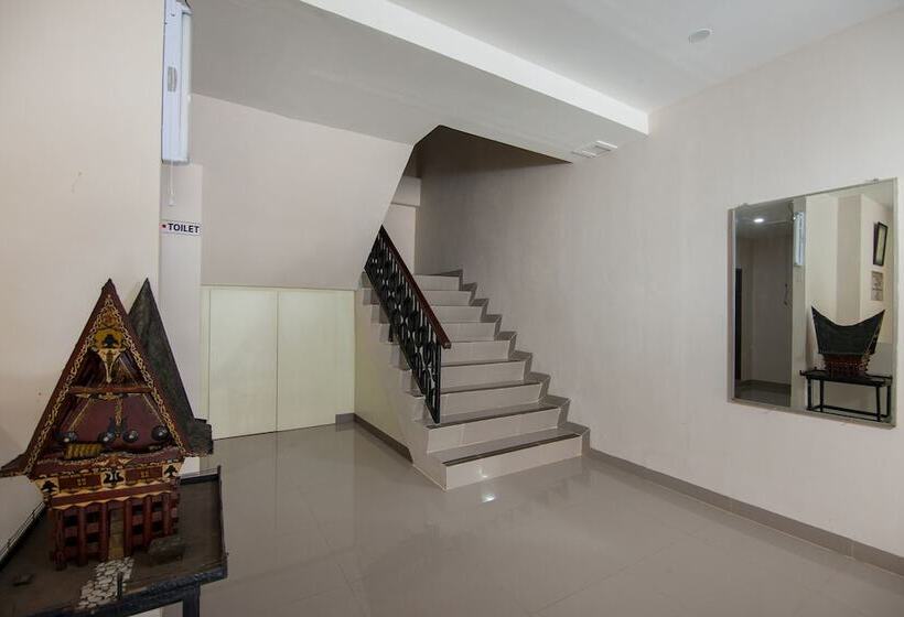 Wisata Hotel By Oyo Rooms