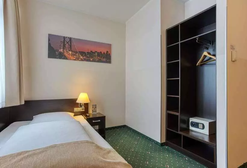 هتل Titanic Comfort Kurfürstendamm