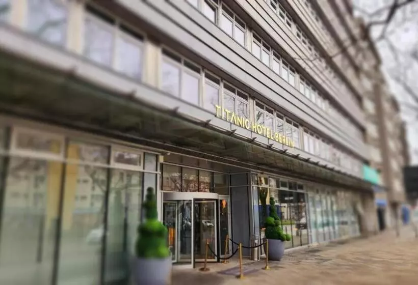 هتل Titanic Comfort Kurfürstendamm