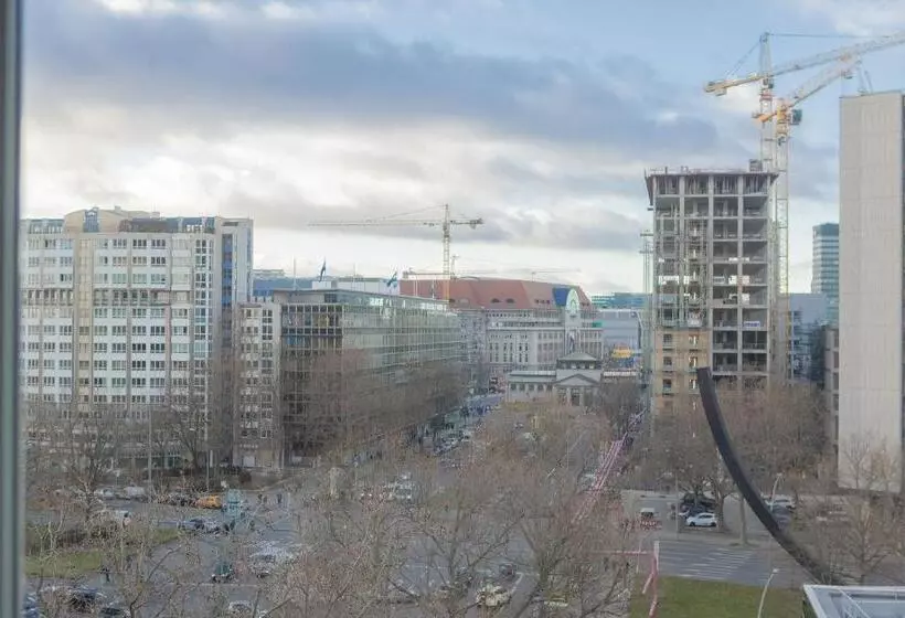 هتل Titanic Comfort Kurfürstendamm