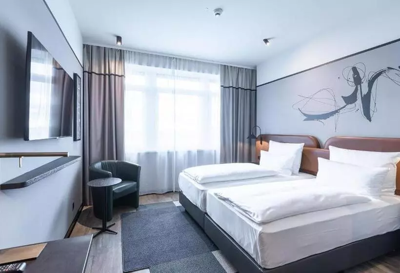 هتل Titanic Comfort Kurfürstendamm