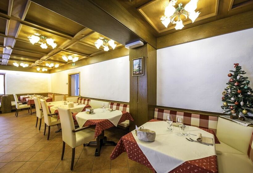 فندق Chalet Pineta Relax Location