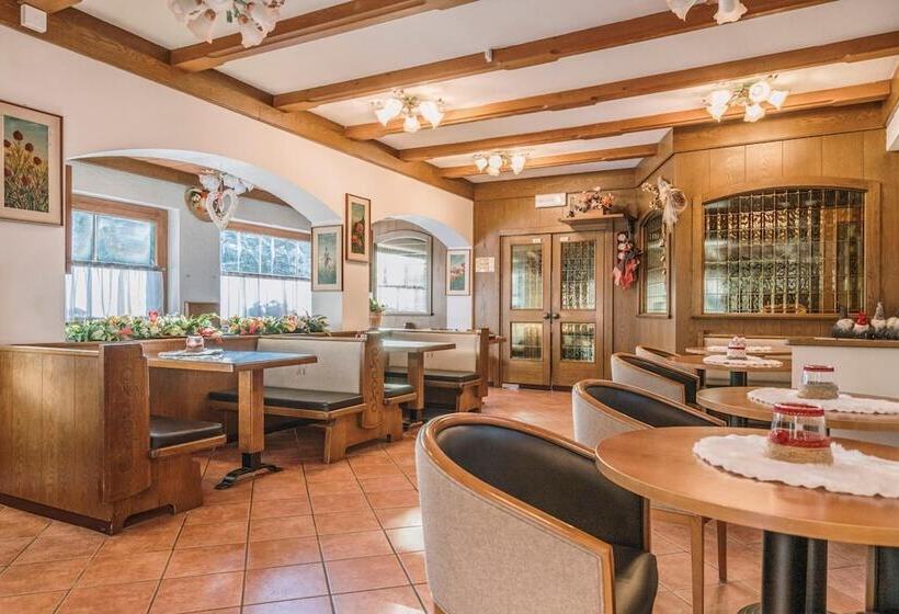 فندق Chalet Pineta Relax Location