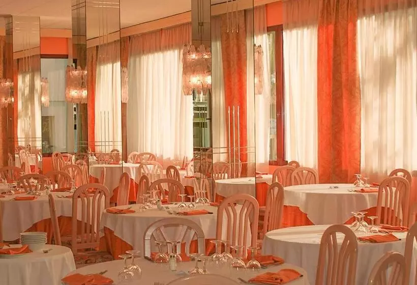 فندق Corona Milano Marittima