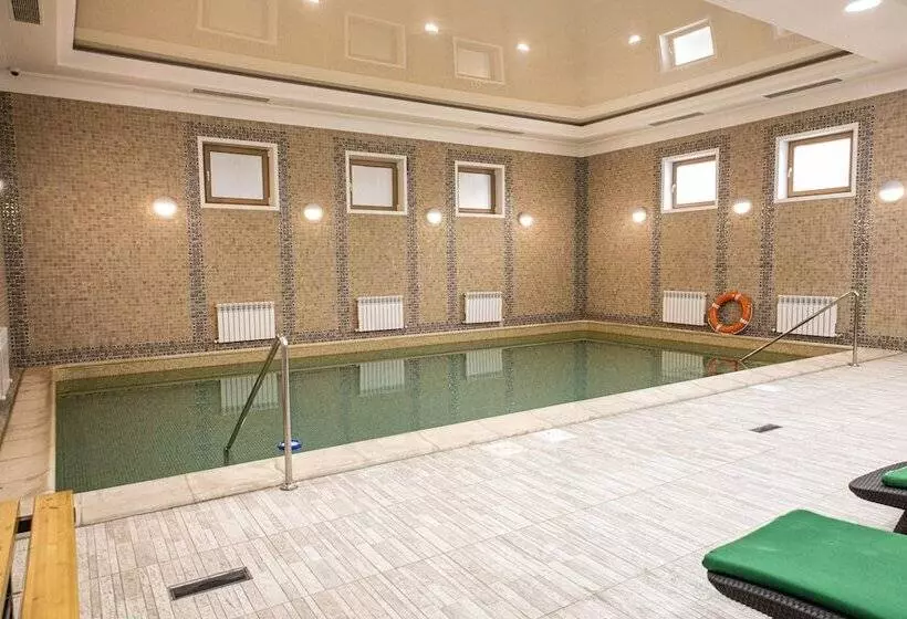 Отель Ramada By Wyndham Astana