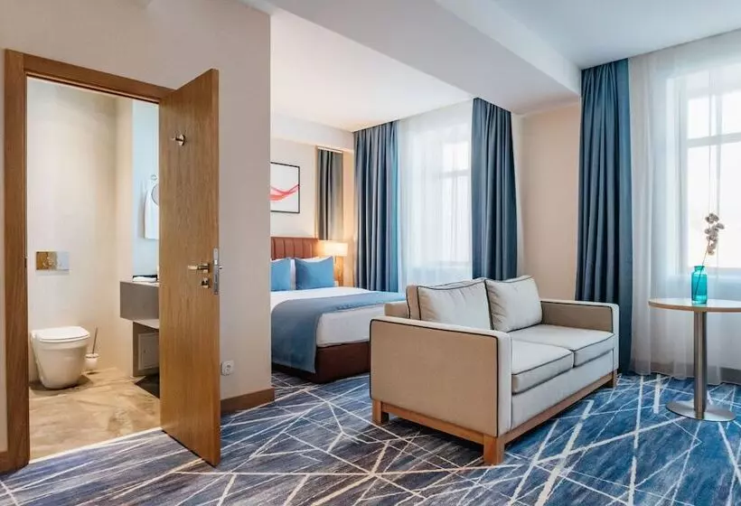 Отель Ramada By Wyndham Astana