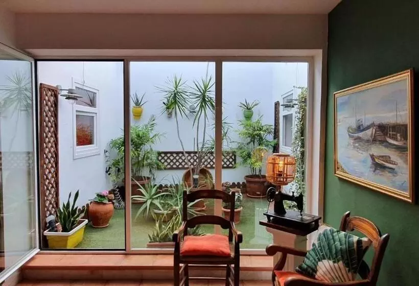 Отель Hostal Real