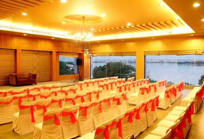 酒店 Justa Hyderabad