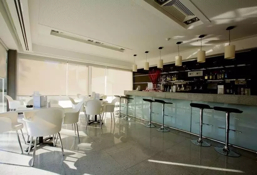 Отель Santa Beatriz De Silva