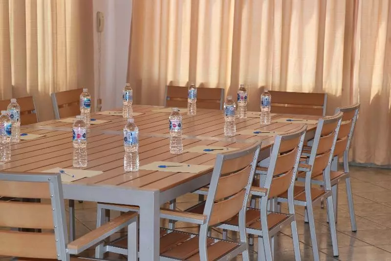 Отель Surf Olas Altas