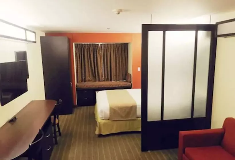 Microtel Inn And Suites By Wyndham Toluca