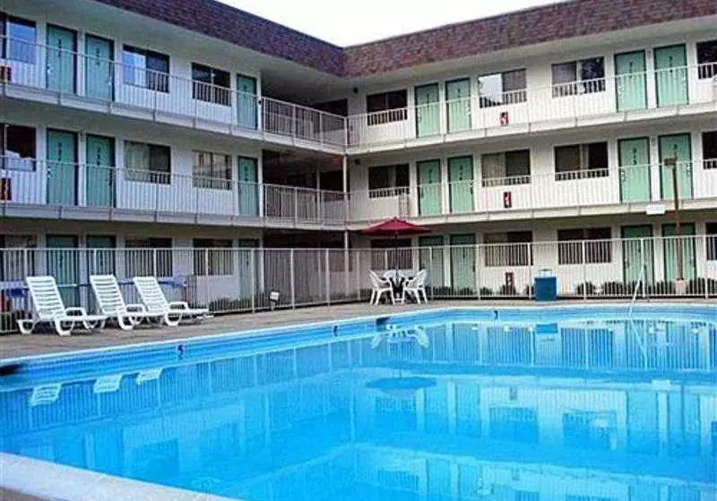 Motel 6 Williamsburg 316