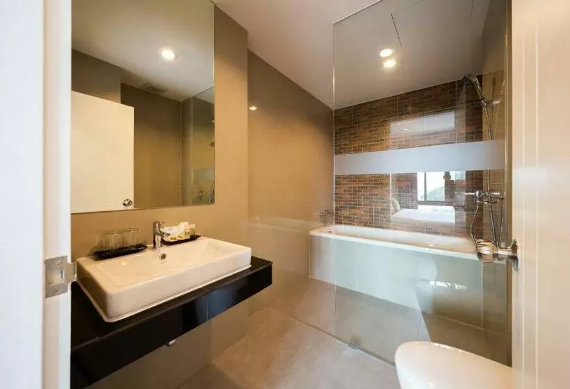 Horsehill Hotel Sriracha