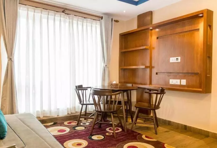 هتل Himalayan Suite