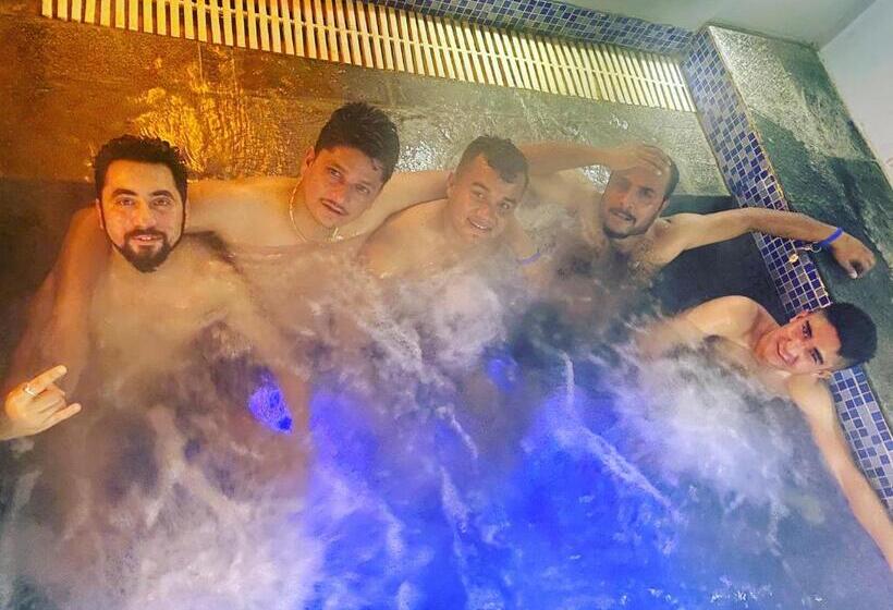 هتل Himalayan Suite