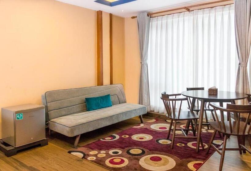 هتل Himalayan Suite