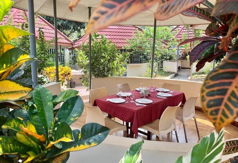 בית מלון כפרי Mahina Paradise