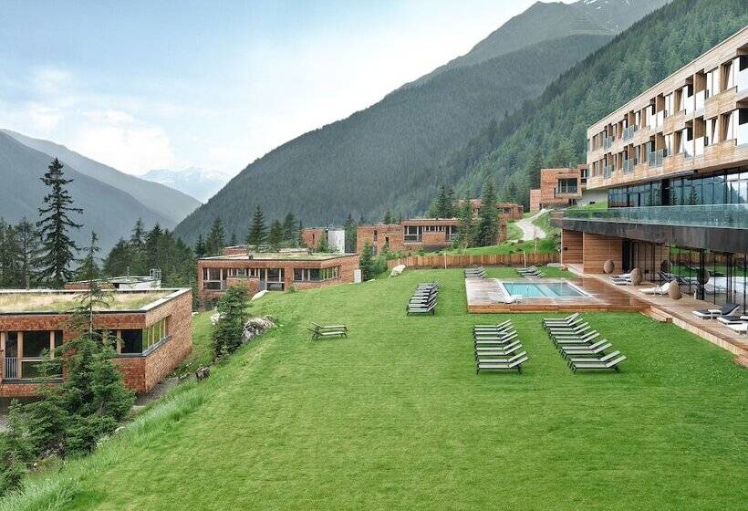 Gradonna Mountain Resort Chalets &