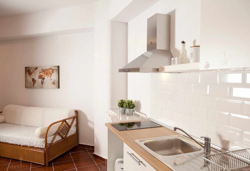 膳宿费 Zennova 31 Kallithea Blue Paradise