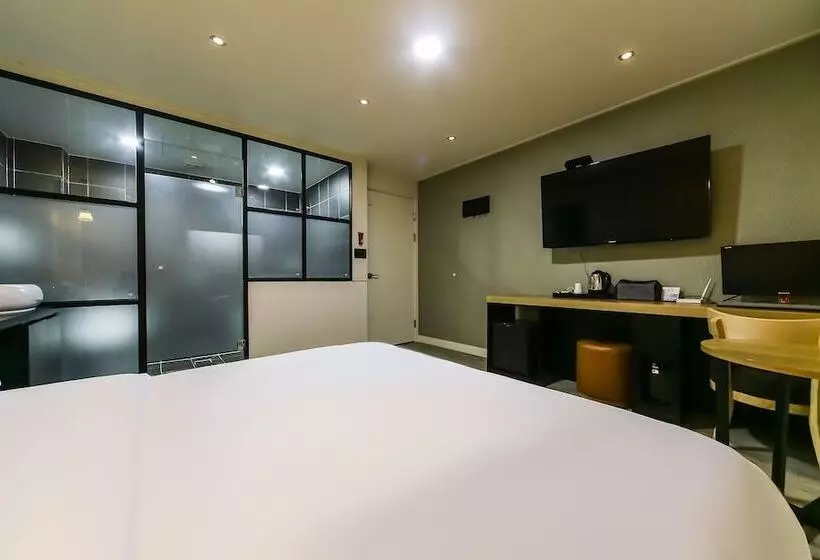 Motelli Changwon Myeongseo Dong Haru