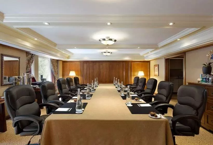 ホテル Fairmont Chateau Whistler Gold Experience