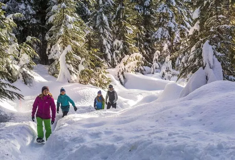 ホテル Fairmont Chateau Whistler Gold Experience