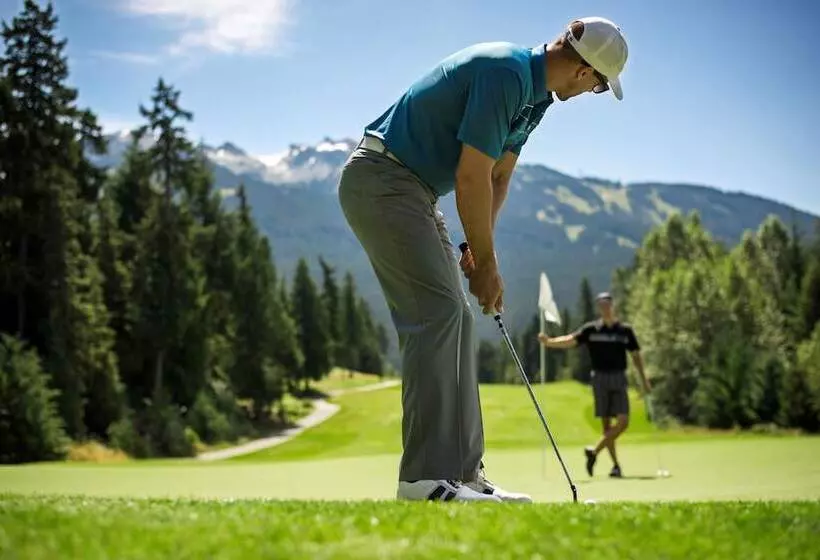 ホテル Fairmont Chateau Whistler Gold Experience