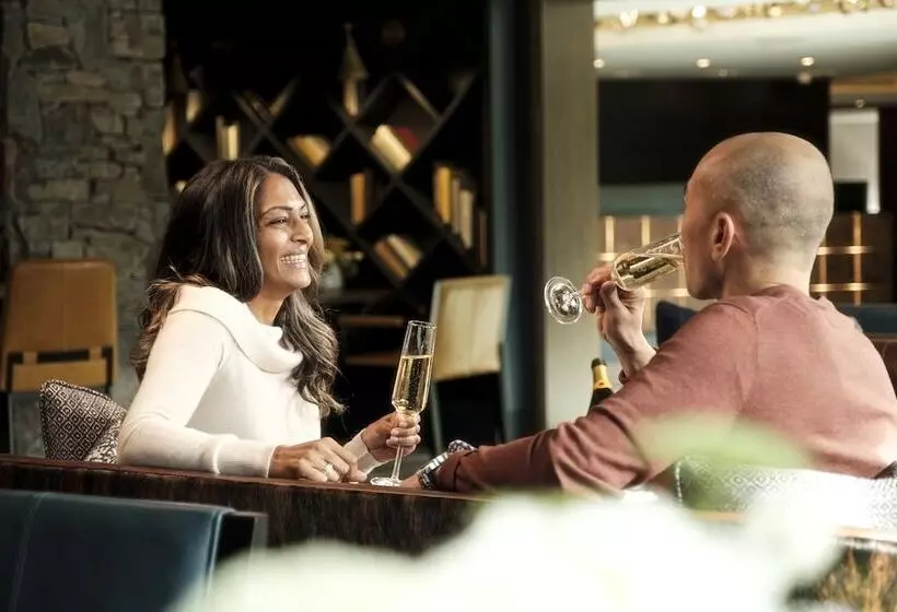 ホテル Fairmont Chateau Whistler Gold Experience