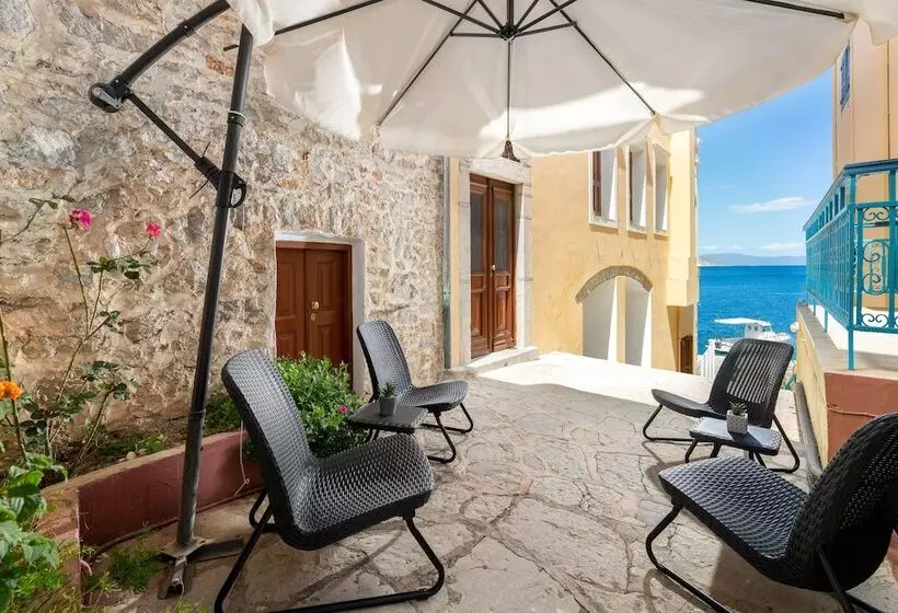 ホテル Marikas Deluxe Rooms