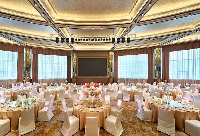 هتل Wyndham Grand Plaza Royale Shuangyue Bay