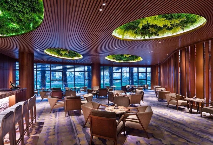 هتل Wyndham Grand Plaza Royale Shuangyue Bay