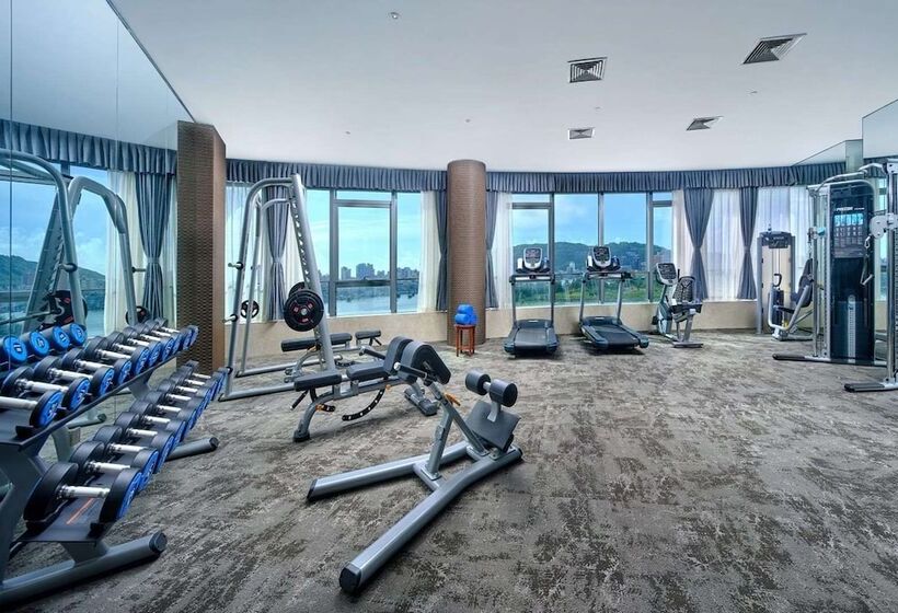 هتل Wyndham Grand Plaza Royale Shuangyue Bay