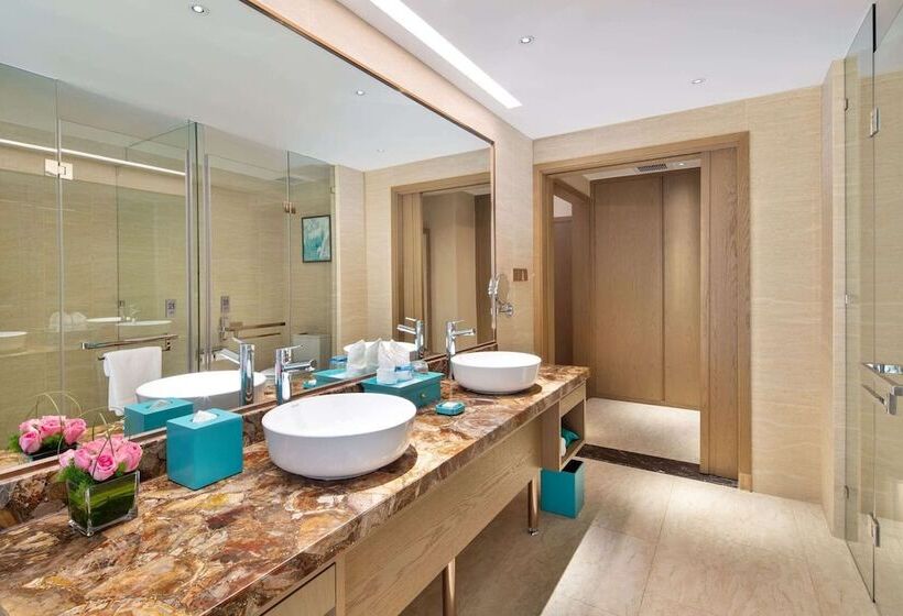 هتل Wyndham Grand Plaza Royale Shuangyue Bay