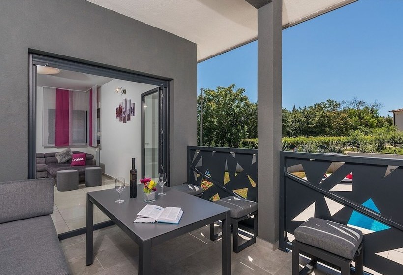 New And Modern Villa With Private Pool And Summer Kitchen In Central Istria