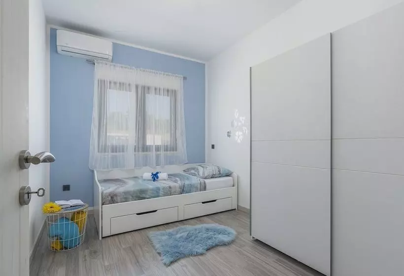 New And Modern Villa With Private Pool And Summer Kitchen In Central Istria