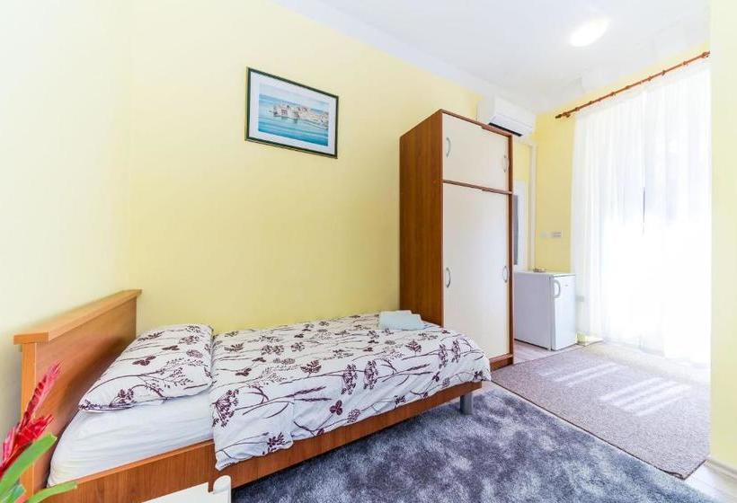 פנסיון Rooms Katja & Lara