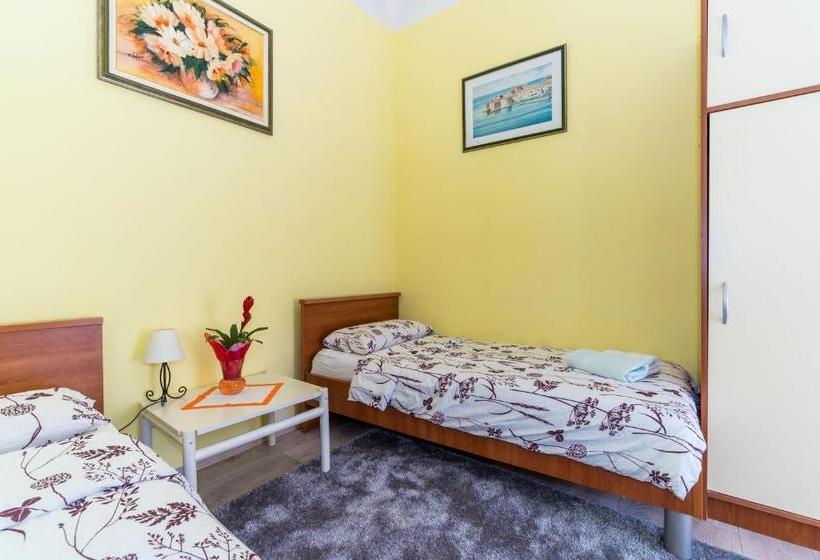 פנסיון Rooms Katja & Lara