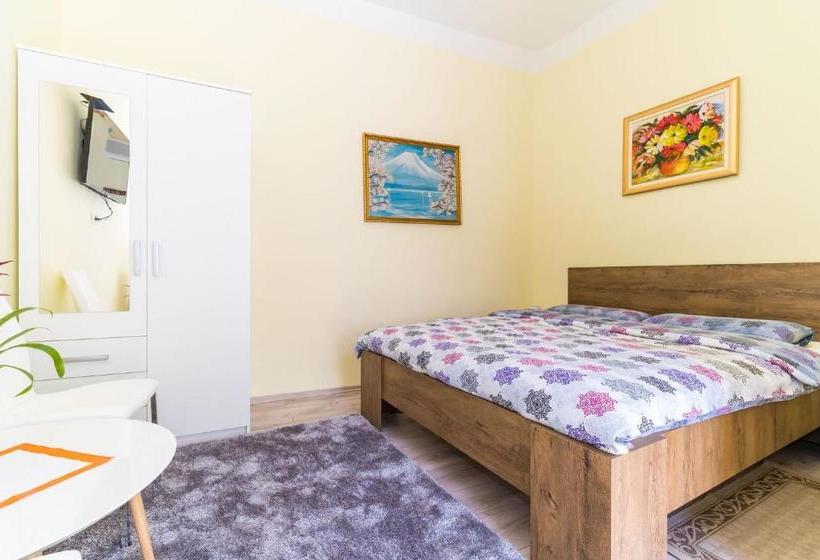 פנסיון Rooms Katja & Lara