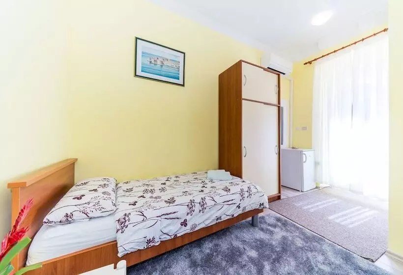 پانسیون Rooms Katja & Lara