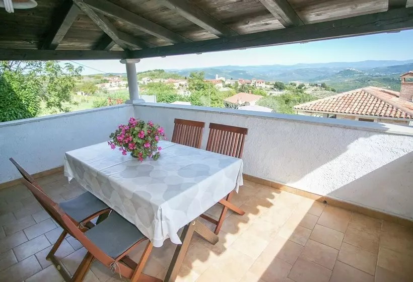 Unique Villa For Up To 8 Persons, With Pool, Hot Tub & Beautiful Garden