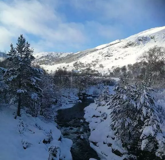 צימר Crubenbeg Country House