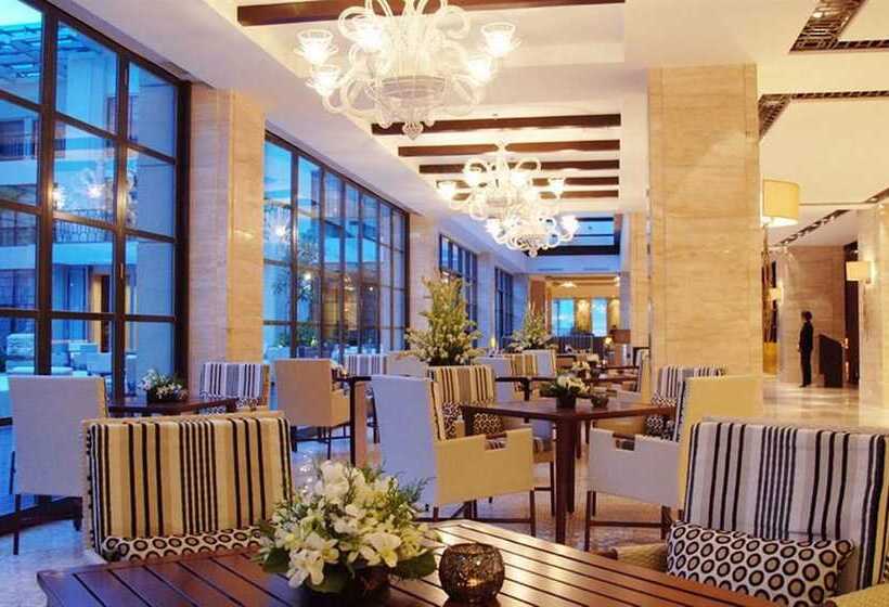 فندق Aryaduta Medan