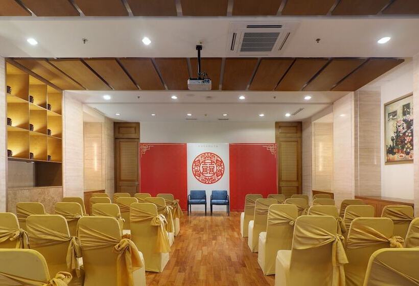 فندق Aryaduta Medan