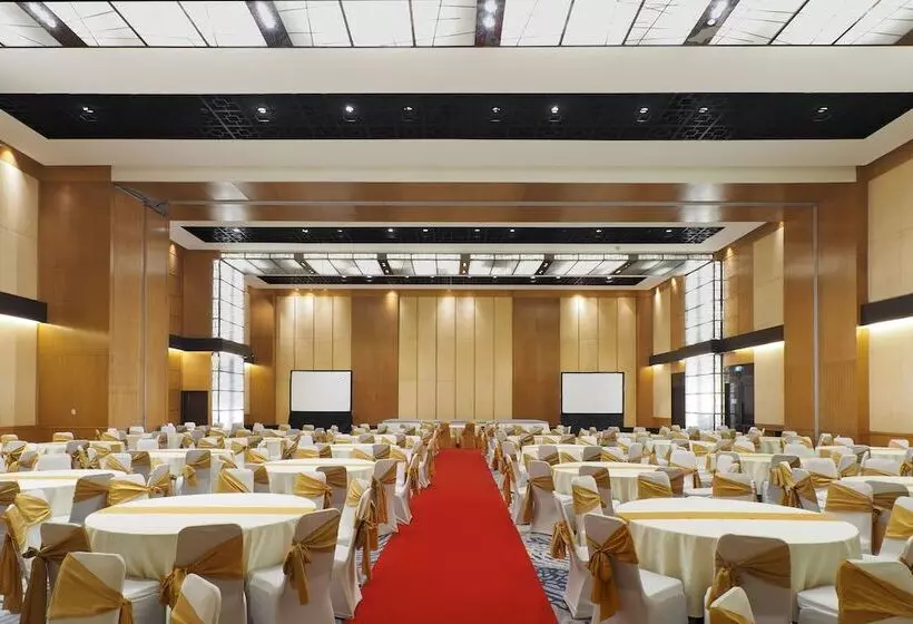 Szálloda Aryaduta Medan