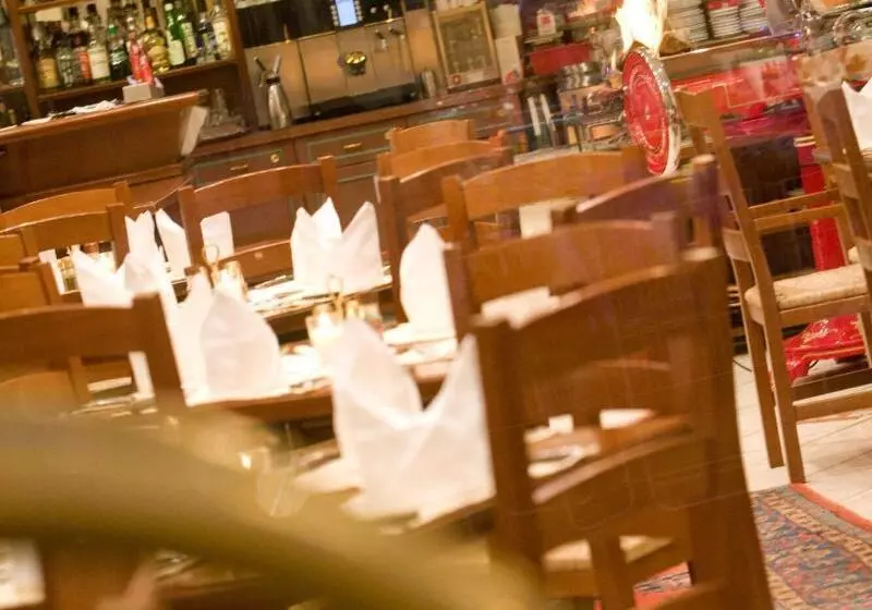 Отель Cella Central Historic Boutique