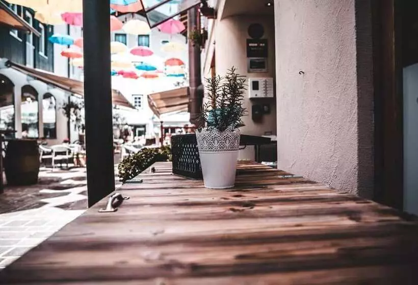 Отель Cella Central Historic Boutique