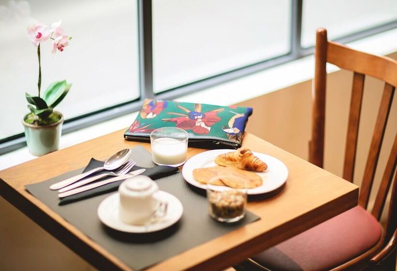 هتل Hôtel Crayon