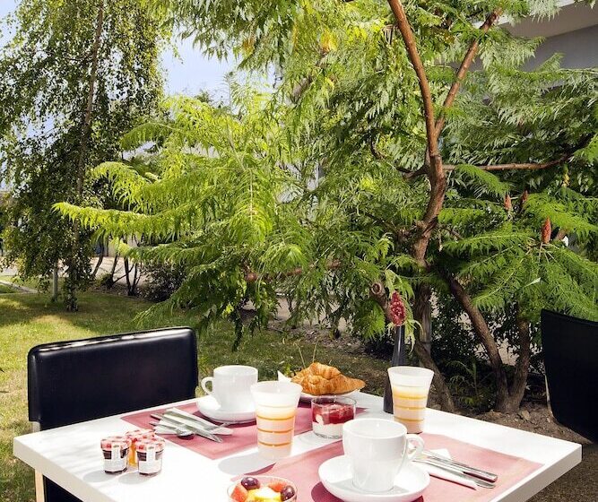 فندق Residhome Carrieres La Defense